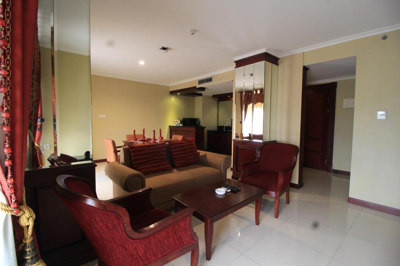 Hotel Dafam Semarang Bagian luar foto