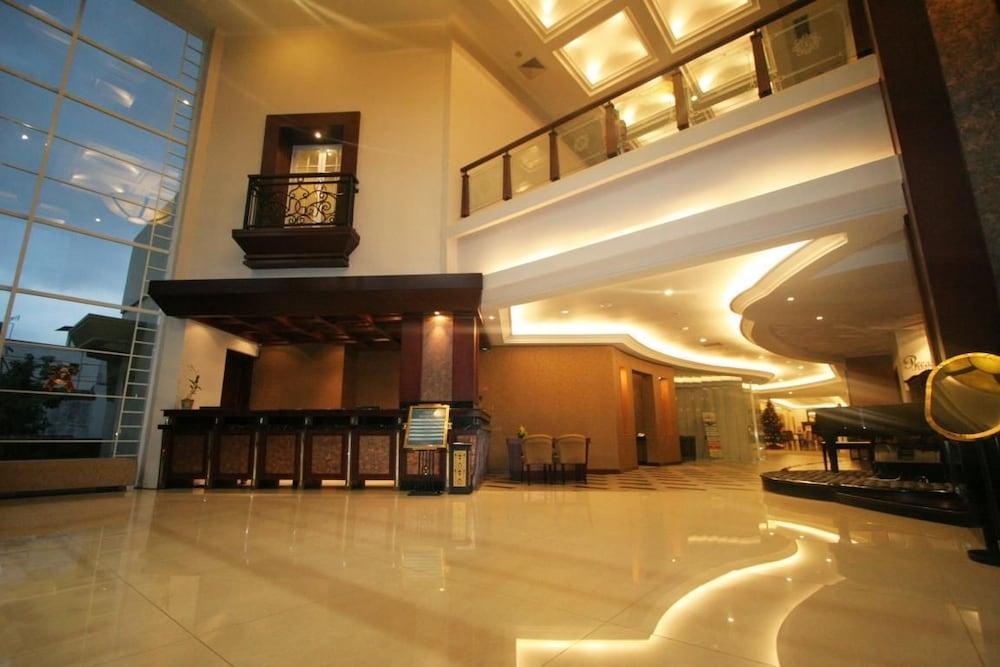 Hotel Dafam Semarang Bagian luar foto