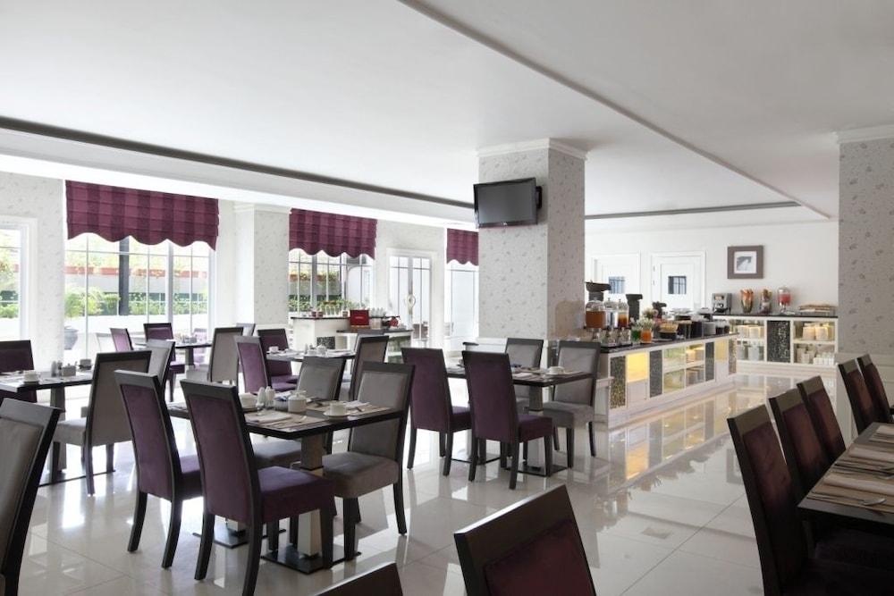 Hotel Dafam Semarang Bagian luar foto