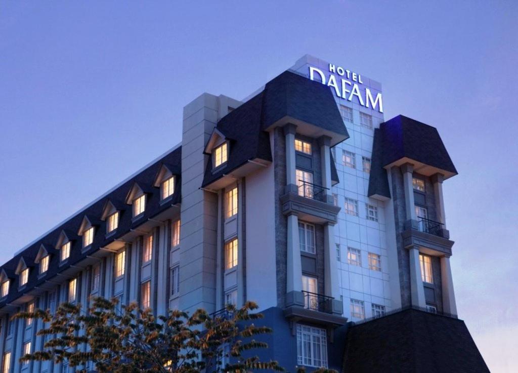 Hotel Dafam Semarang Bagian luar foto