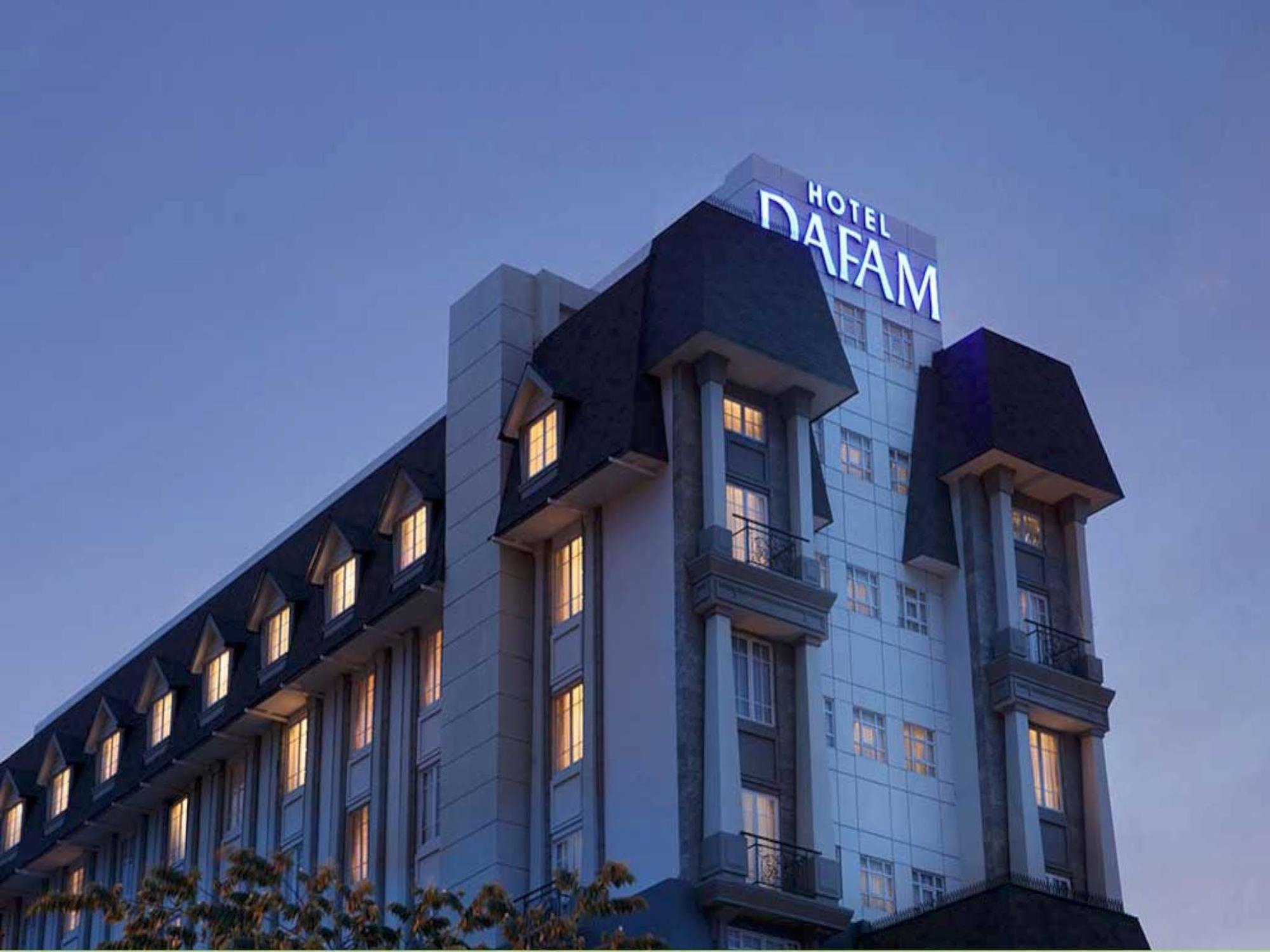 Hotel Dafam Semarang Bagian luar foto